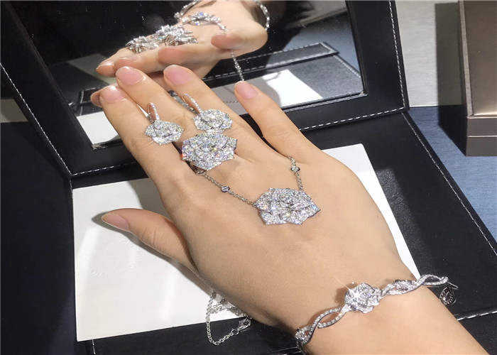 Wholesale Exquisite 18K White Gold Diamond Engagement Ring customizable For Ladies the diamond jewelry company from china suppliers