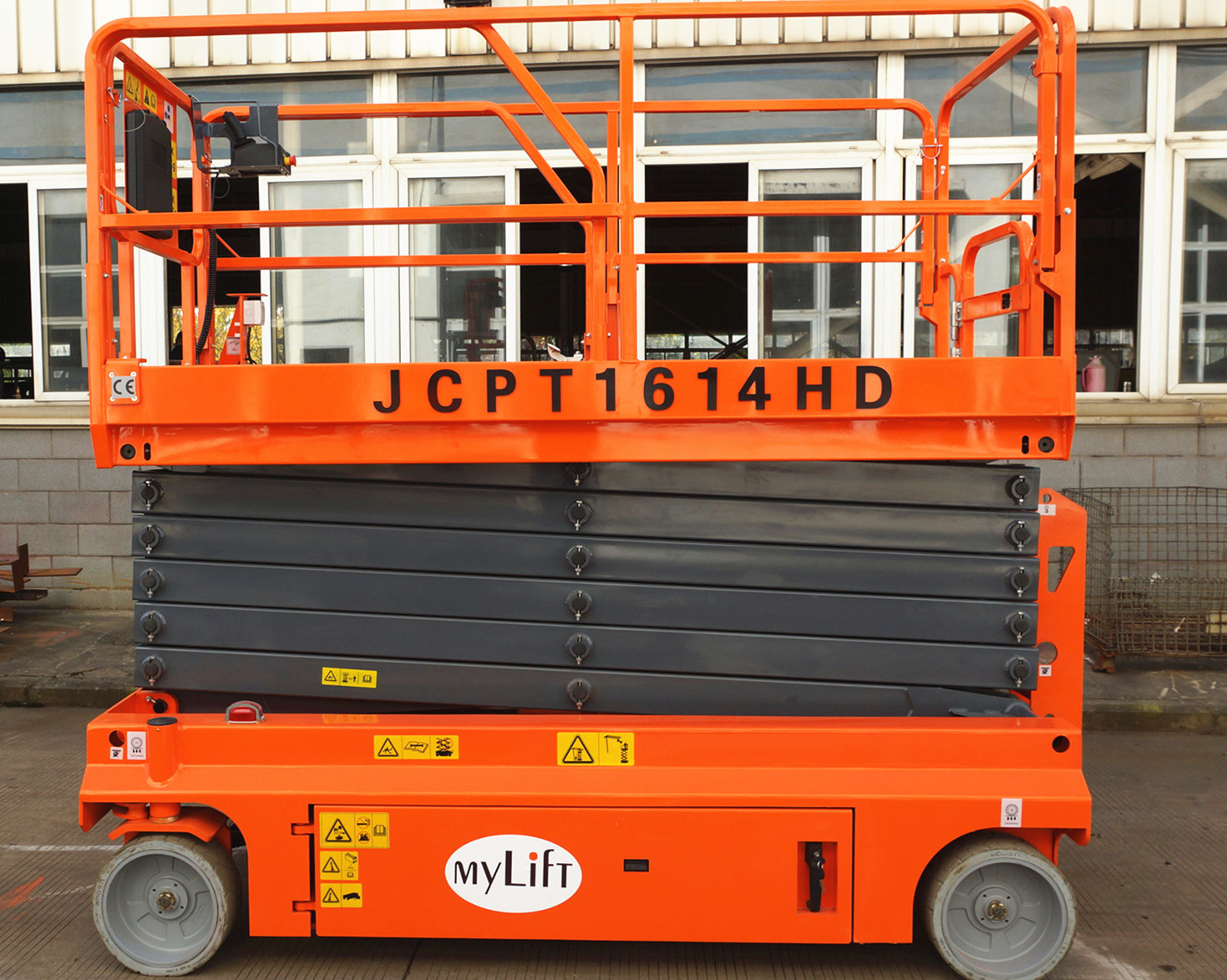 Quality Steel Self Propelled Aerial Work Platform Lift Height 13.7m With Emergency Stop Button for sale
