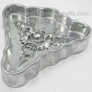 Wholesale Designer triangle alloy engraved cigarette collector ashtrays, affordable metal ashtrays, from china suppliers
