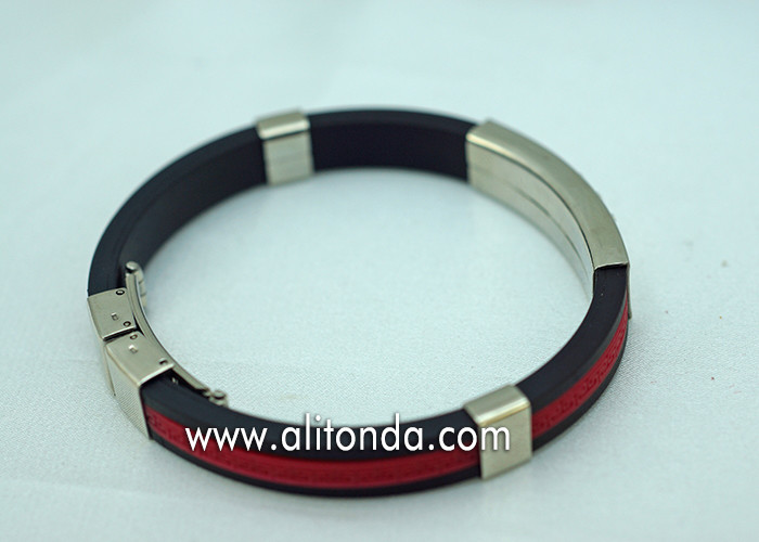 Factory Supply Rubber Wrist Band Men Bracelet Custom Silicon Wristband  festival custom embossed silicone wristband