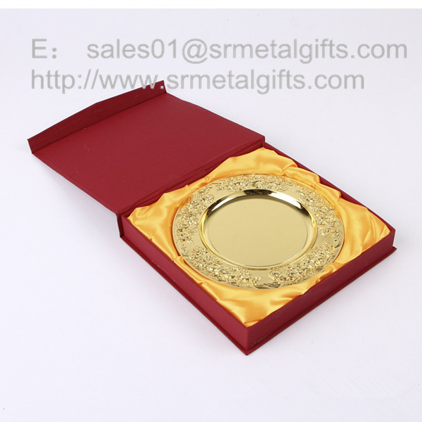 Wholesale Custom gold commemorative plate with stand, detailed raise flower gold tray with gift box, from china suppliers