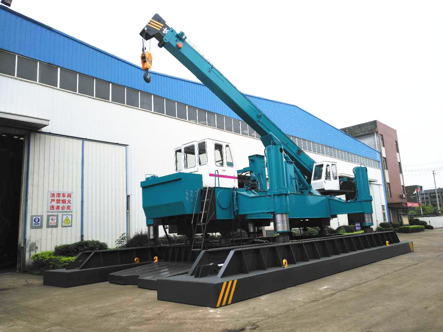 China No Noise No Pollution Mini Pile Driving Equipment For Spun Pile Square Pile Foundation With Customized Color on sale