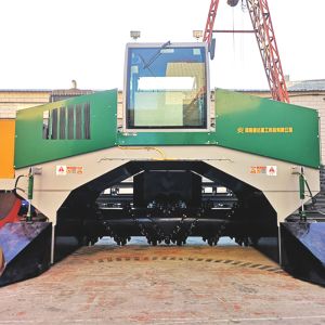 Hot sale farm use organic waste crawler type compost making machine
