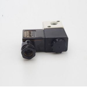 Pneumatic Air 3 Way 2 Position 1/8" AIRTAC TYPE Solenoid Valve 3V1-06