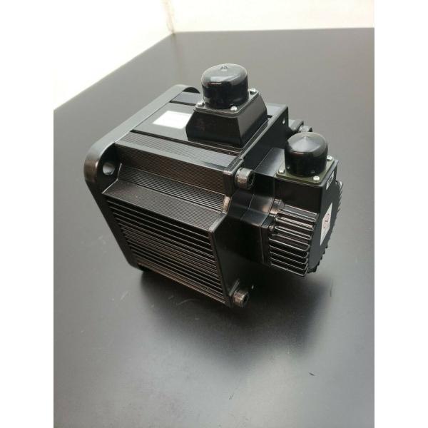 Yaskawa SGMG-55A2ABC AC Servo Motor 32.8A 5.5KW 1500RPM 200V NEW