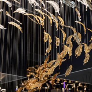Customized Hotel Lobby Handmade Artistic Flying Feather Glass Pendant Lamp