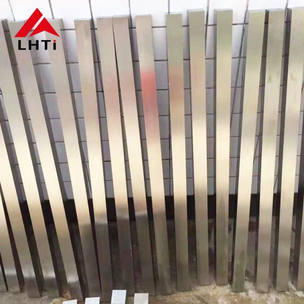 Square Solid Titanium Rod Forged Gr2 Pickling Surface Medium Strength