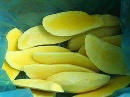 Quick Frozen IQF Individually Mango Pieces OEM Service Available