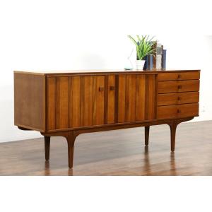 Scratch - Resistant Colored Particle Board TV Stand 60 Inch Laminate Door Easy