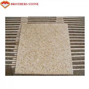 China G682 Rusty Yellow Granite Stone Slabs , G682 Sunset Gold Granite Fashionable Appearance on sale