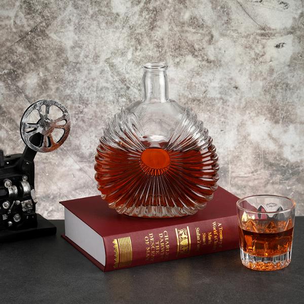 Exotic Liquor Whisky Glass Bottle with Customizable Sealing Type and Material