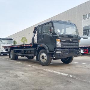 China HOWO 4*2 Factory Price New Diesel Loading 6 T Towing 6 T Customized Desert