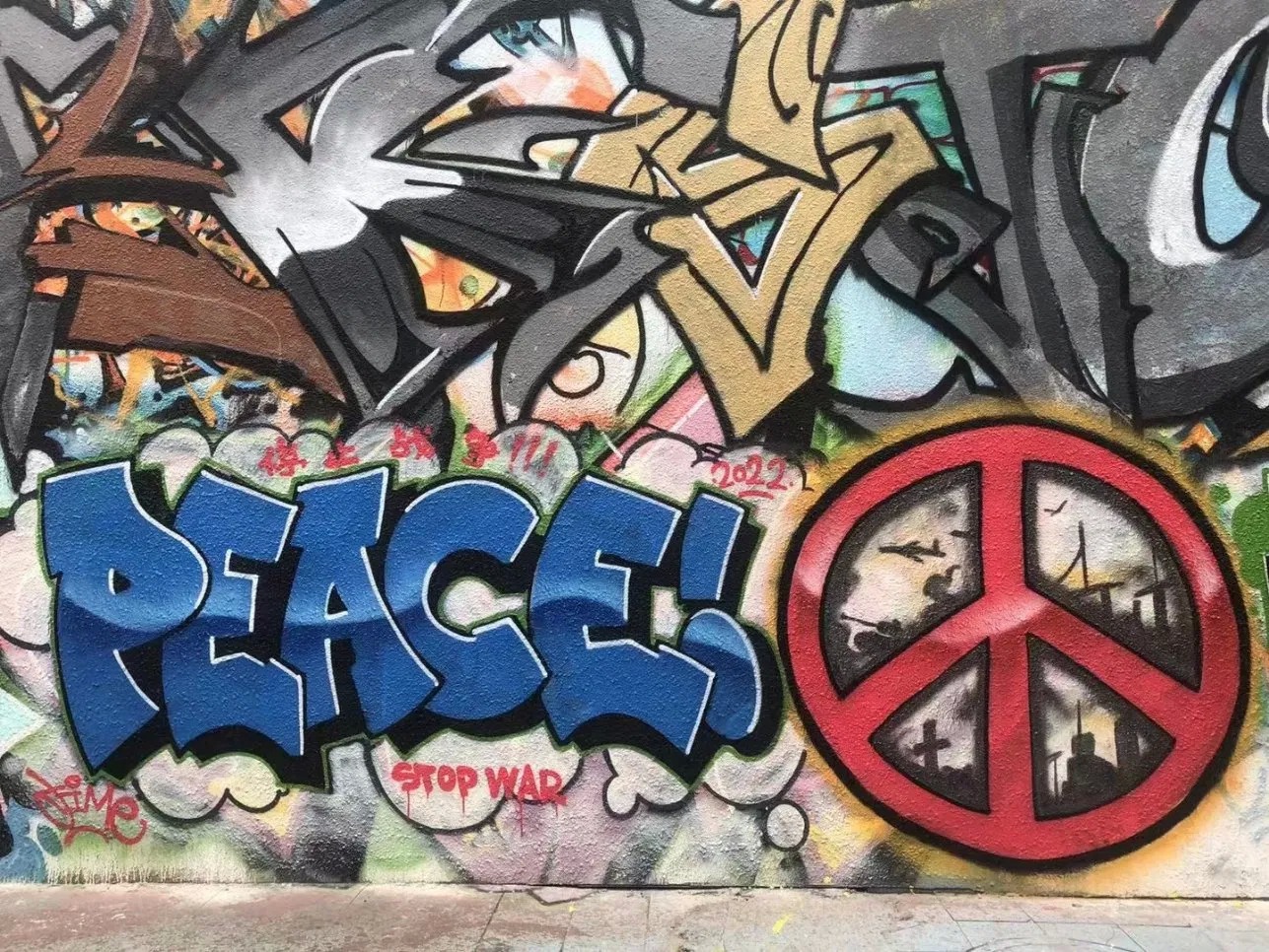 Chrome Effect Auto Graffiti Spray Paint with Low Odor Formulation for Versatile