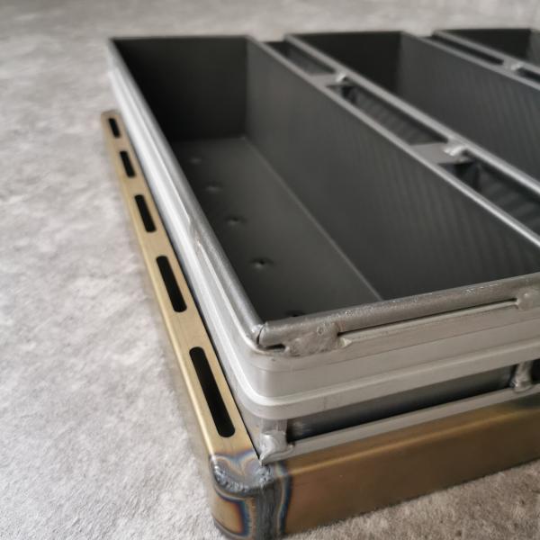Non Stick 590*393*83mm 4 Strapped Aluminum Case Loaf Baking Tray
