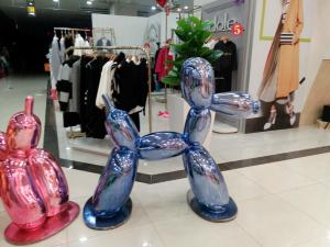 Wholesale metal mirror effect treatment fiberglass robert dog statue/sculpture as decoration in hotel mall supermarket from china suppliers