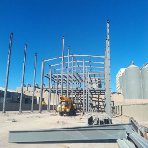 Pre Engineered Steel Warehouse Building with Sandwich Panel Cladding