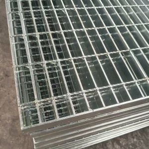 Slip-Resistant Steel Grating with Diamond Pattern: Ensuring Stable Footing