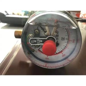 Shock Proof Differential Pressure Gauge Magnetic Auxiliary Contact 1.6MPa
