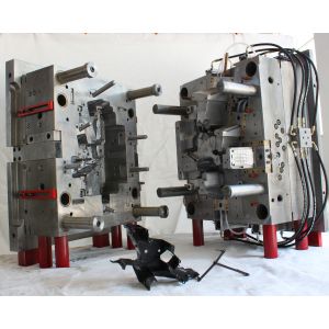 Car Parts Plastic Injection Mould Functional Big Size With YUDO Hot Runner
