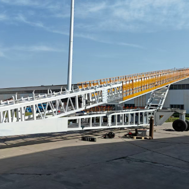 Mobile Crawler Ship Loader Conveyor For Bulk Material Port Loading Unloading