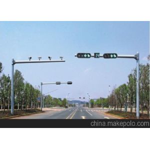 Custom Roadway 3m / 4m / 6m Galvanized Highway Light Pole 20 Years Warranty