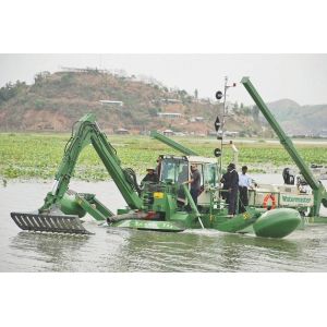 Aquatic Weed 5000m3/H 8km/H Amphibious Dredger Swamp Excavators