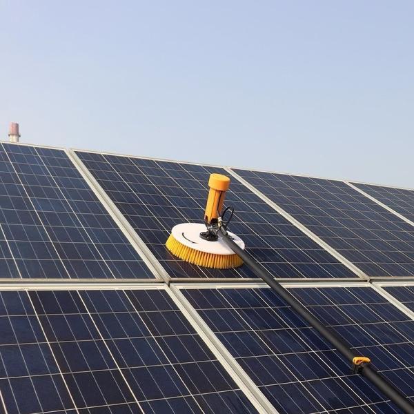 Automatic Lithium Battery Powered Solar Cleaning Machine Single Head Spin