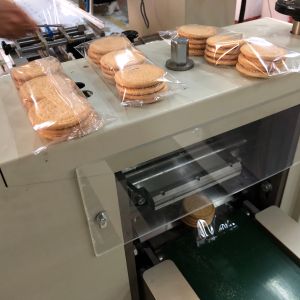 600pcs/Min/Lane Sandwich Biscuit Machine Siemens PLC With Packing Machine