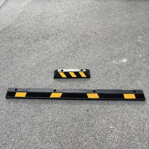 183cm Rubber Wheel Stopper with Reflective Strips for Easy Installation Parking