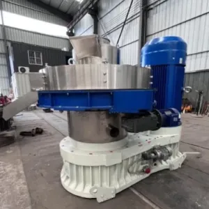 2000-2500kg/h Output Biomass Pellet Machine With Air Cooled Radiator To Cool