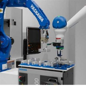 6 Axis Robotic Arm Yaskawa GP25-12 With CNGBS Robot Guide Rail For Handling
