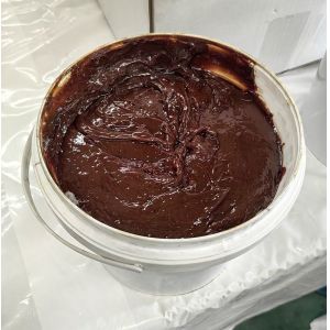 Soft Brown Petrol Paste To Strong The Adhesion Of Tapes And Mastics