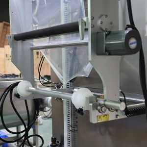 PLC Control Automatic Liquid Packaging Machine 5.8kw For Ice Pop Honey Filling