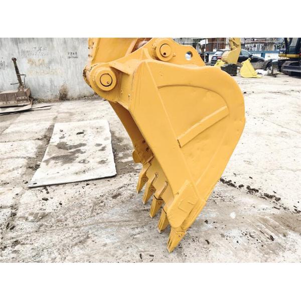 The ORIGINAL Used Hyundai Crawler Excavator R220 with 1.05m3 Bucket Capacity in Shanghai
