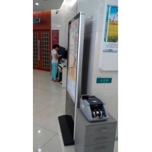 58 Inch Bank LCD Digital Signage Display Floor Standing With 3G / WIFI