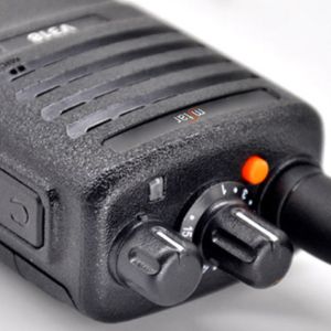 China Motorola V318 Two Way Radio Dependable Communication with Motorola Rechargeable Analog Transceiver Flashlight Function on sale