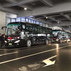 45-Seat Diesel Coach Bus with YC6L280-30 Engine 206kw