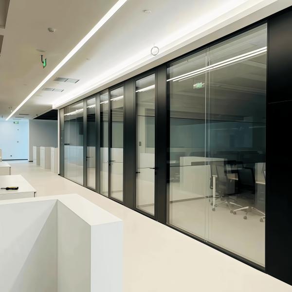 Single glazed modular partition wall scalable glass wall solution frameless