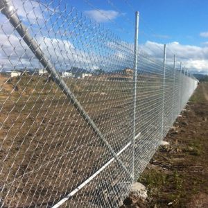 Secure Galvanized Chain Link Fence Height 1.8m 60X60 1.8X25m Chain Link Fencing