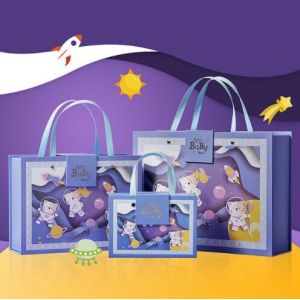 Magnetic Cardboard Gift Packaging Boxes Rectangle Custom Logo With Handle