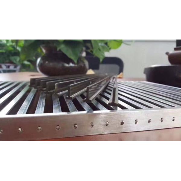 China Custom Made 304 Stainless Steel Ditch Cover Trench Drain Grates for Drains