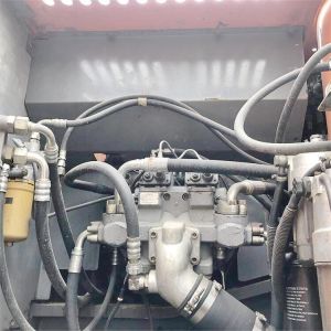 27 Ton Hitachi ZX270 Crawler Excavator in Shanghai with Original Hydraulic