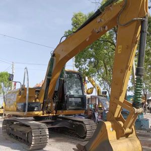Used Large Hydraulic Excavators With 2.6m³ Capacity Suitable For Mine Engineerin