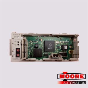 172PNN26022 Schneider Momentum Redundant Adapter