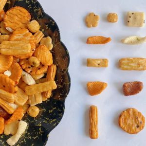 China Soy Sause Chilli Rice Crackers OEM Package Japanese Mixed Rice Crackers on sale