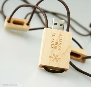 China Set of 4 2GB/4GB/8GB/16GB Wooden Bamboo Flash Drive - Bulk Pack - USB 2.0 Wood Bamboo Stick Design - Wood USB Flash Driv on sale