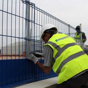 Bolt-Together Edge Protection Barrier With Customizable Layout Options