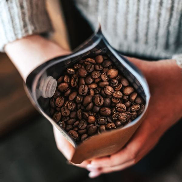 Brown Coffee Bag Plastic Packaging Biodegradable Resealable Bolsas De Cafe Flat Bottom Stand up Coffee Bag with Valve and Zipper