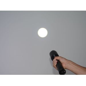 M035 BTSD-V Focal length adjustable LED uniform light flashlight (10W)