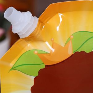 Soft Drink Milk Liquid Spout Bags Gravure Printing Custom Logo With Straw